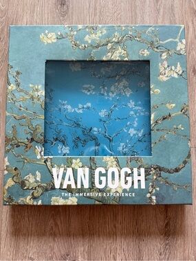 Plate Almond Blossom-inspired Van Gogh, with Decorative Box